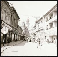cca 1950 Városképek különféle magyar városokból: Kaposvár, Sopron, tenisz mérkőzés, kb. 60 db vintage negatív, 6x6 cm
