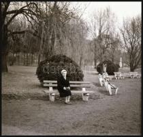 cca 1950 Városképek különféle magyar városokból: Kaposvár, Sopron, tenisz mérkőzés, kb. 60 db vintag...