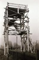 cca 1944 Budapest, katonai őrtorony a vasúti híd előtt, erről vizsgálták át felülről az áthaladó von...