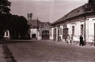 cca 1968 Kecskeméti városképek, utcaképek, épületfotók (Móricz Zs., Villám, Kada, Gáspár utca), 51 d...