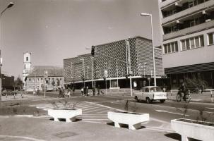 cca 1968 Kecskeméti városképek, utcaképek, épületfotók (Móricz Zs., Villám, Kada, Gáspár utca), 51 d...