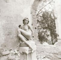 cca 1970 és 1977 között készült, szolidan erotikus felvételek vegyes válogatása, 5 db vintage negatí...