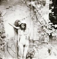 Hétvégi fotótúrák hozadéka, cca 1972 és 1978 között készült, szolidan erotikus felvételek vegyes vál...