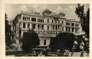 40 db régi és modern magyar városképes lap vegyesen, főleg Budapest és a Balaton környéke / 40 pre-1...