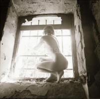 cca 1970 és 1988 között készült, szolidan erotikus felvételek vegyes válogatása, 5 db vintage negatí...