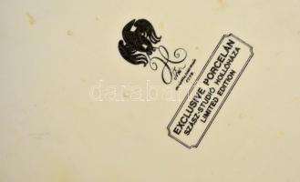 Hollóházi Pax falikép (Szász Stúdió), kézzel festett, jelzett, apró lepattanással, 30×21 cm