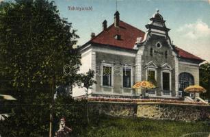 Tahi, Tahinyaraló (Tahitótfalu); Iza-lak