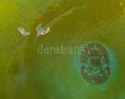 Zsolnay eozin mázas plakett, jelzett, kopásnyomokkal, d: 10 cm