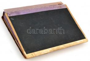 Régi bélyegalbumban több mint 850 régi külföldi gyufacímke kb. 1950-60-as évekből