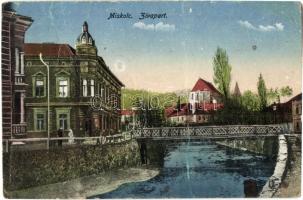 40 db RÉGI magyar és történelmi magyar városképes lap, köztük fotólapok, vegyes minőségben / 40 pre-...