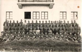 30 db RÉGI magyar és történelmi magyar városképes lap, köztük fotólapok, vegyes minőségben / 30 pre-...