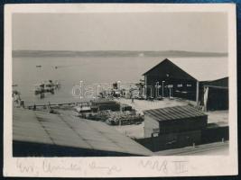 1928 Trieszt, hidroplán-kikötő, fotó, feliratozva, 6,5×8,5 cm