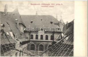 Kecskemét, a kecskeméti városháza az 1911. július 8-ai földrengés után, udvar. Fantó fényképész felvétele