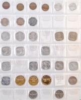 165db-os vegyes indiai fémpénz gyűjtemény albumba rendezve, közte sok nagyon szép tartásúval T:1-2
...
