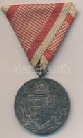1929. "Magyar Háborús Emlékérem kardokkal, sisakkal" ezüstözött Br kitüntetés, nem saját m...