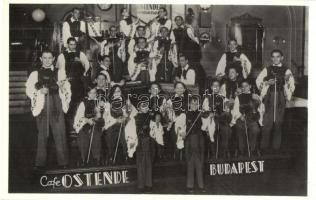 47 db főleg modern magyar városképes lap, közte régiek is főleg a 30-as és 40-es évekből / 47 mainly...