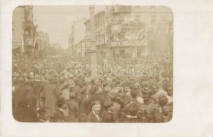 83 db főleg régi külföldi városképes lap, közte néhány modern lap is / 83 mainly pre-1945 European a...