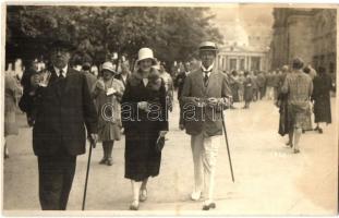 80 db főleg régi csehszlovák és balkán városképes lap / 80 mainly pre-1945 Czechoslovakian and Balka...