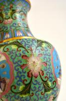 Gazdagon díszített zománcozott réz váza, m: 18 cm