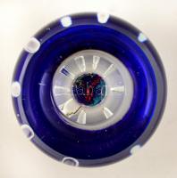 Díszes üveg levélnehezék, fújt, anyagában színezett, m: 6 cm