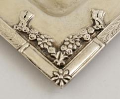 Ezüst (Ag.) tálca ( 2db), jelzett, mesterjeggyel, 21,5×21,5 cm (2×), nettó:715 g