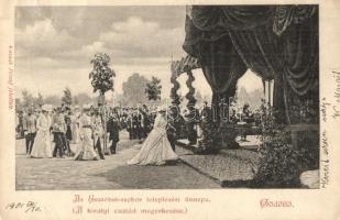 1901 Gödöllő, Az Erzsébet szobor leleplezési ünnepe, a királyi család megérkezése, Ferenc József. Kossak József felvétele (EK)