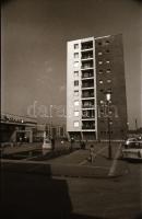 cca 1963 Kecskeméti városképek, utcaképek, épületfotók (Leninváros, Árpád krt., uszoda), 49 db vinta...