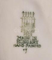 Zsolnay porcelán őzmama gidával, kézzel festett, jelzett, apró kopásnyomokkal, m: 17,5 cm