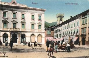 Trento, Trient (Südtirol); Piazza delle Erbe, Banca Cooperativa / square, cooperative bank, market vendors, shops. Karl Schmelzer (EK)