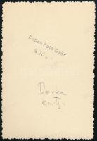 cca 1940 Dorka kutya, Dobos Fotó Győr, pecséttel jelzett, 8,5×5,5 cm