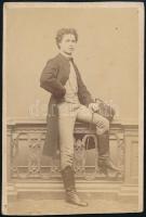 cca 1860-1870 Tamássy József (1837-1892) magyar színész, portérfotó Licskó műterméből, alja levágva, 9×6 cm