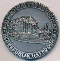 Ausztria DN "Ausztria Nemzeti Tanácsa és Szövetségi Tanácsa" ezüstözött Br emlékérem díszt...