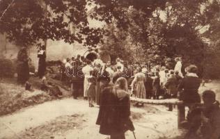 Budakeszi, Makkosmáriai templomrom. Istentisztelet pappal - 2 db régi fotó képeslap / 2 pre-1945 photo postcards