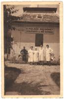 Cegléd, B. Molnár Erzsébet szülészeti és női kórház, orvosok és nővérek csoportképe, photo (gyűrött / creased)