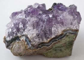 Kis ásványgyűjtemény, különféle darabokkal, összesen 7 db