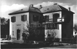 Adony - 4 db modern városképes lap: Népbolt, kerékpár, Egészségház, Községi Tanács végrehajtó bizott...