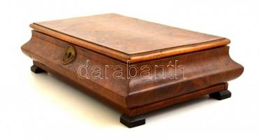 Régi biedermeier doboz kulccsal, kis sérülésekkel, 27,5×17,5×7,5 cm