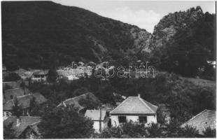 Szarvaskő - 3 db modern városképes lap: utcakép, teherautó, Hóvirág turistaház, látkép (Képzőművésze...