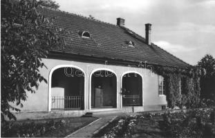 Solt - 5 db modern városképes lap: Templom, Petőfi Kultúrház, utcakép, Földművesszövetkezeti vendégl...