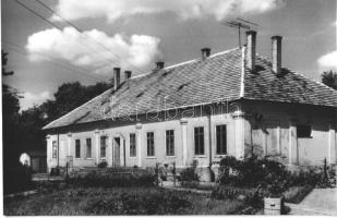 Solt - 5 db modern városképes lap: Templom, Petőfi Kultúrház, utcakép, Földművesszövetkezeti vendégl...