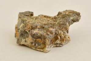 Érdekes ásvány, kvarc?, kőzeten, 11×7×5 cm