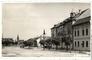 Szászrégen, Reghin - 3 db régi városképes lap: Református és katolikus templom, szövetkezeti üzlet, ...