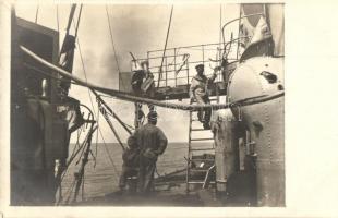 1917 Sérült SMS Novara osztrák-magyar haditengerészeti gyorscirkáló az otrantói csata után, matrózok / K.u.K Kriegsmarine, damaged SMS Novara after the Battle of Otranto with mariners. photo