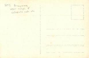 1917 Sérült SMS Novara osztrák-magyar haditengerészeti gyorscirkáló az otrantói csata után, matrózok...