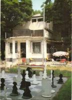 11 db modern magyar szabadtéri sakk motívumú képeslap / 11 modern Hungarian outdoor chess motive pos...