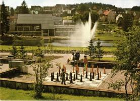 19 db modern külföldi szabadtéri sakk motívumú képeslap / 19 modern European outdoor chess motive po...