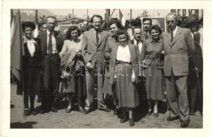 29 db MODERN főként fotólap, közte városképek, életképek, események / 29 modern mostly photo postcar...