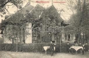 Mezőhegyes, Vasúti vendéglő, étterem kertje vasutasokkal. Kiadja Cservintzky István + 1907 Szeged-Arad vonat pecsét (EK)
