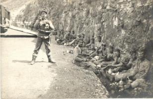 1918 5/7. Utász század kosztol / WWI K.u.k. 5/7. Pionierkompagnie, soldiers eating. photo
