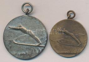 1930-1931. 2db klf síugrással kapcsolatos fém díjérem, füllel (32mm/28mm) T:2